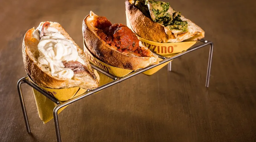 Rzymski street food pizza al taglio suppl&igrave; trapizzino