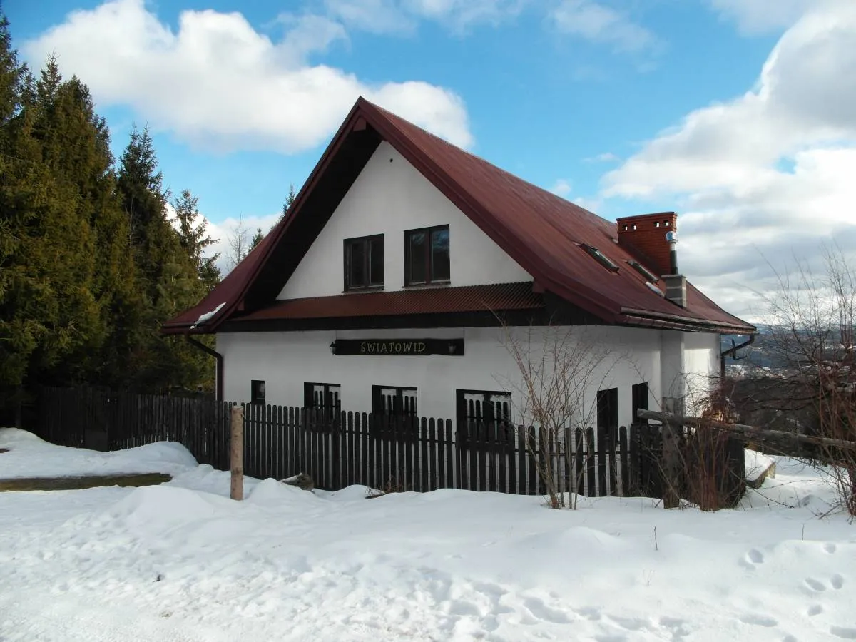 Bac&oacute;wka Światowid na Beskidku