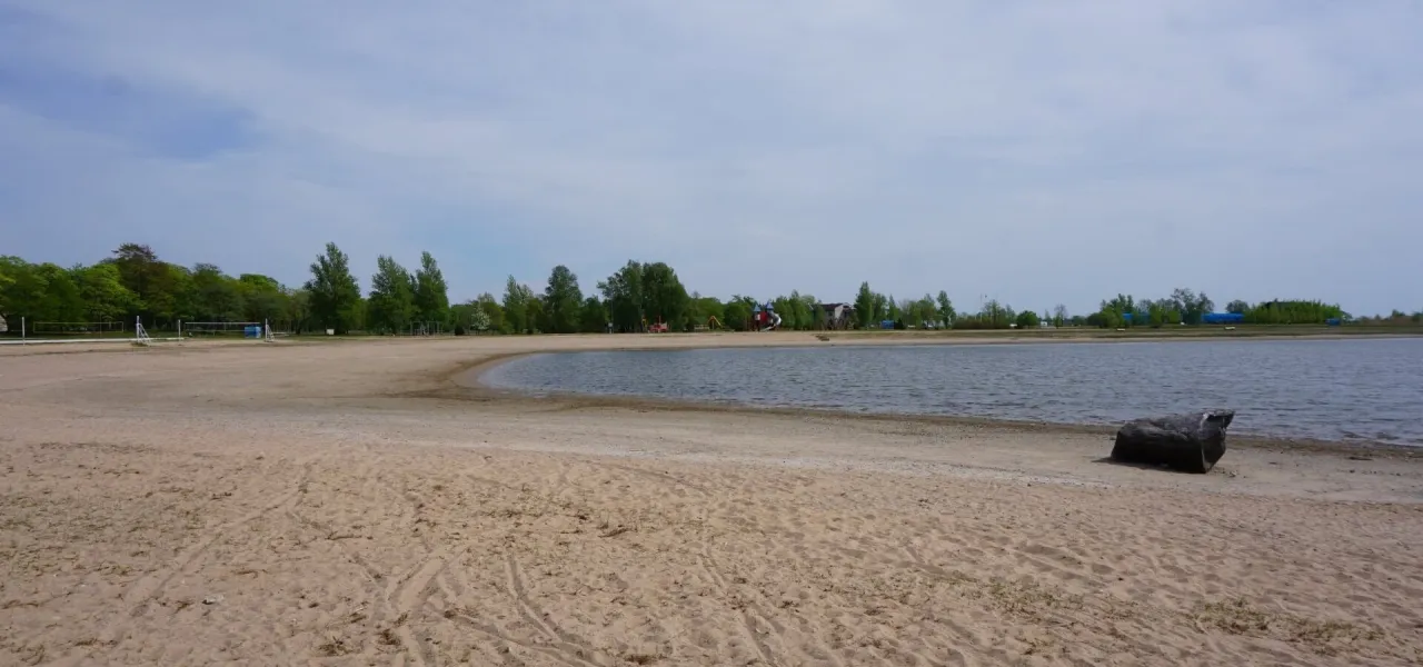 Jezioro Lusowskie plaża z dziećmi