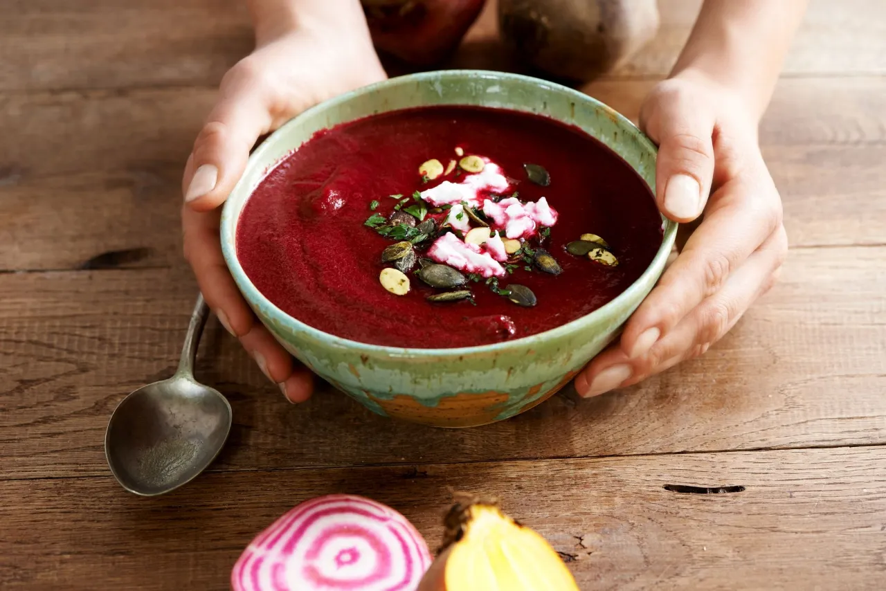 krem z buraka z kozim serem