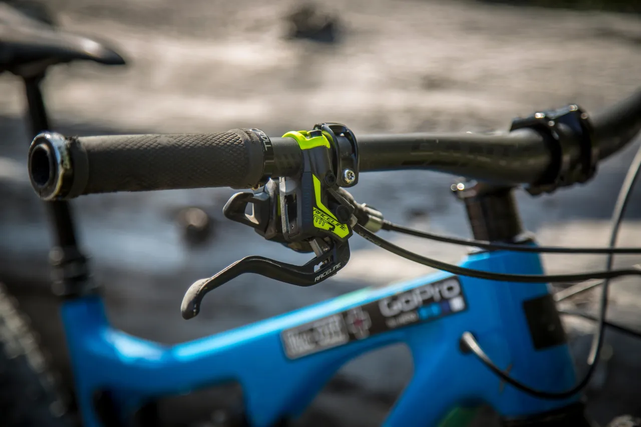 R&oacute;żne grubości chwyt&oacute;w rowerowych enduro