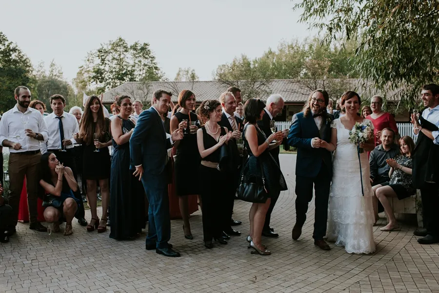 składanie życzeń parze młodej podczas wesela