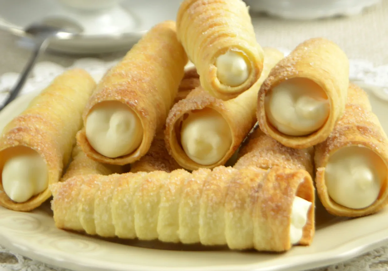 Idealnie upieczone rurki kruche