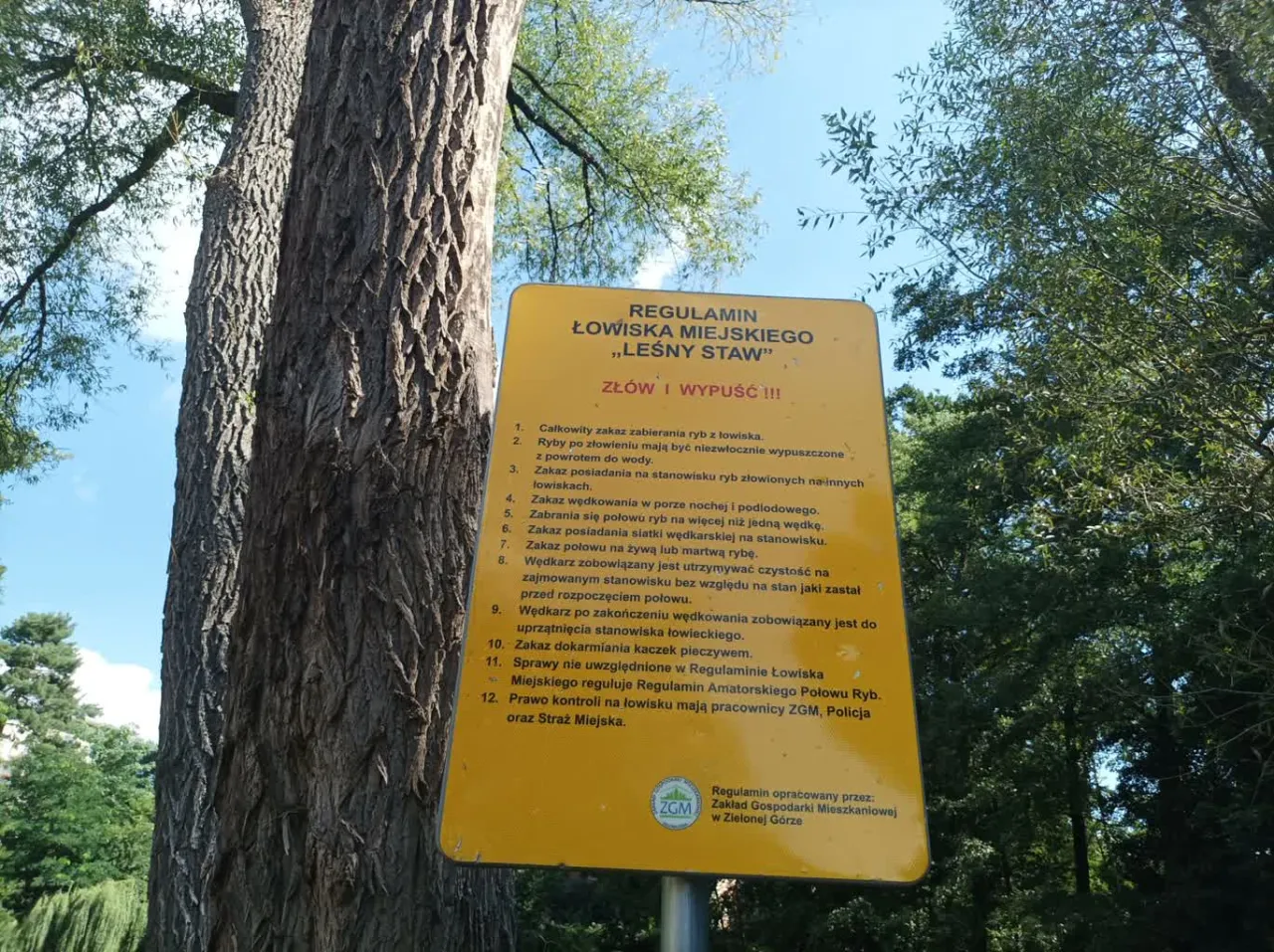 Znak regulaminu łowiska