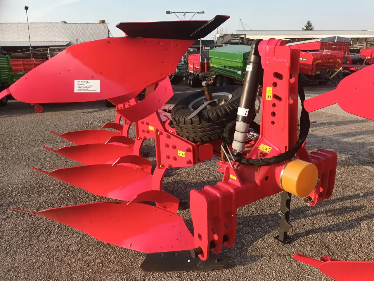 zabezpieczenia pługa kołkowe resorowe hydrauliczne