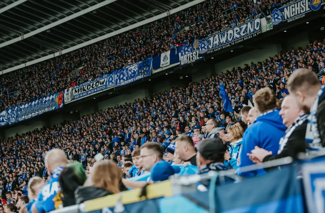 Kibice na stadionie, polska Ekstraklasa