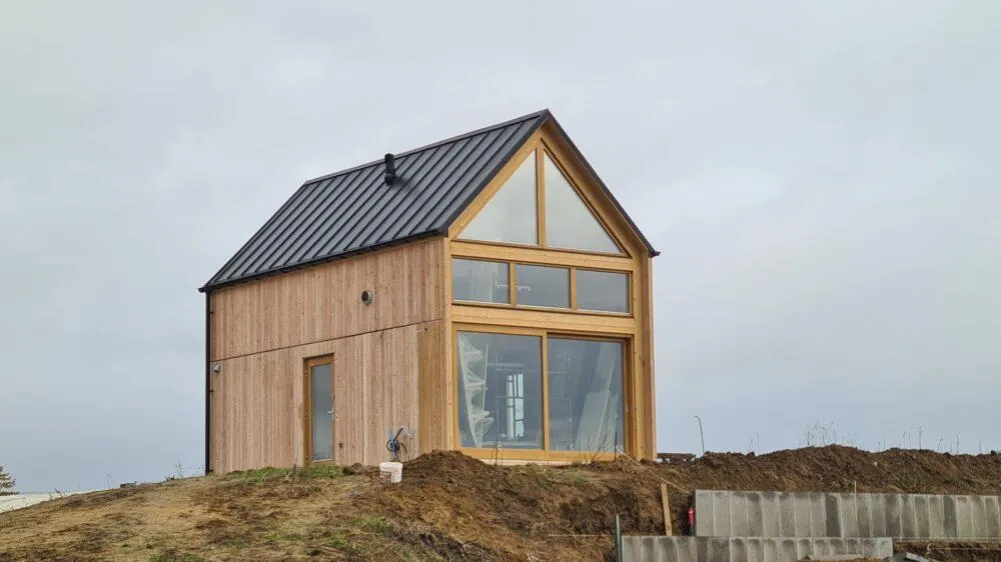 por&oacute;wnanie wymog&oacute;w technicznych domek letniskowy budynek mieszkalny