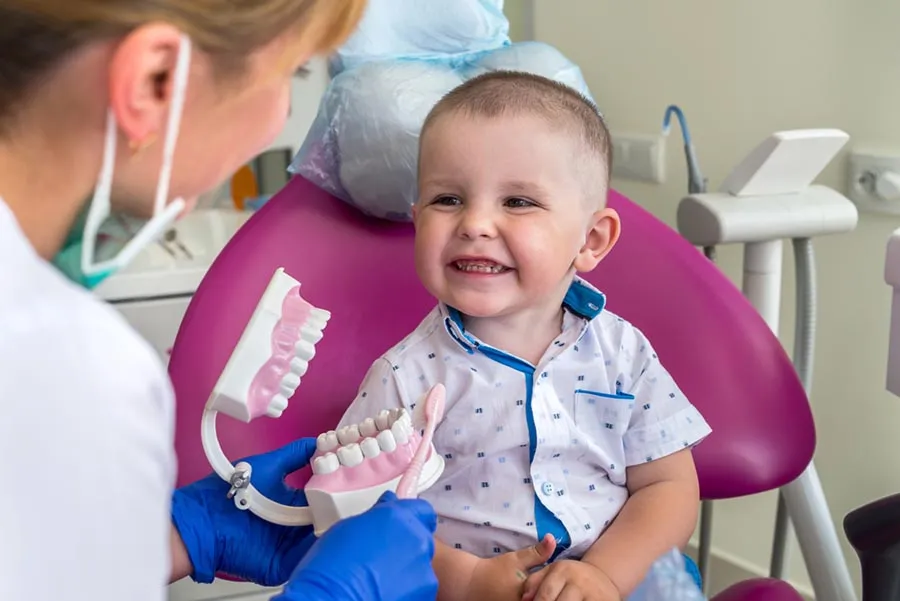 Zdjęcie Kiedy pierwszy raz do dentysty? Oto, co musisz wiedzieć, aby uniknąć problemów