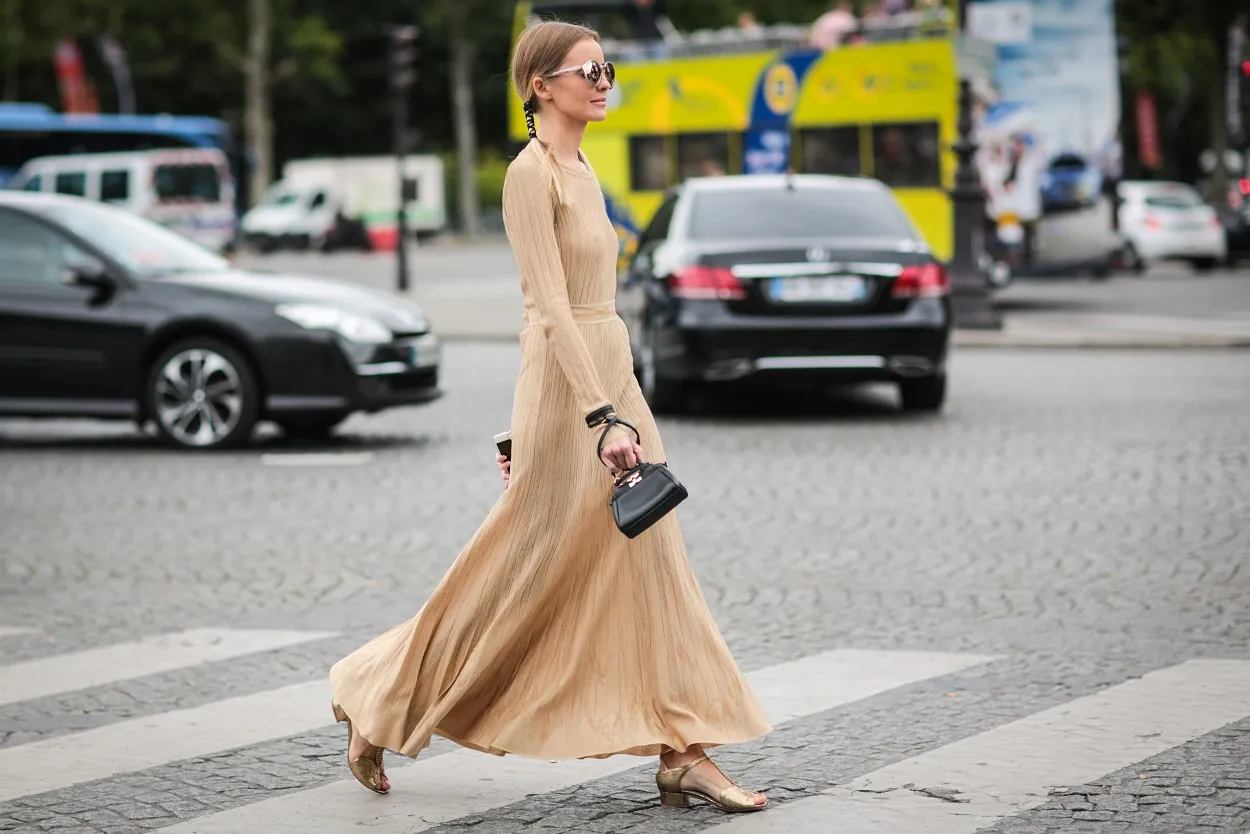 paleta odcieni beżu sukienki na wesele