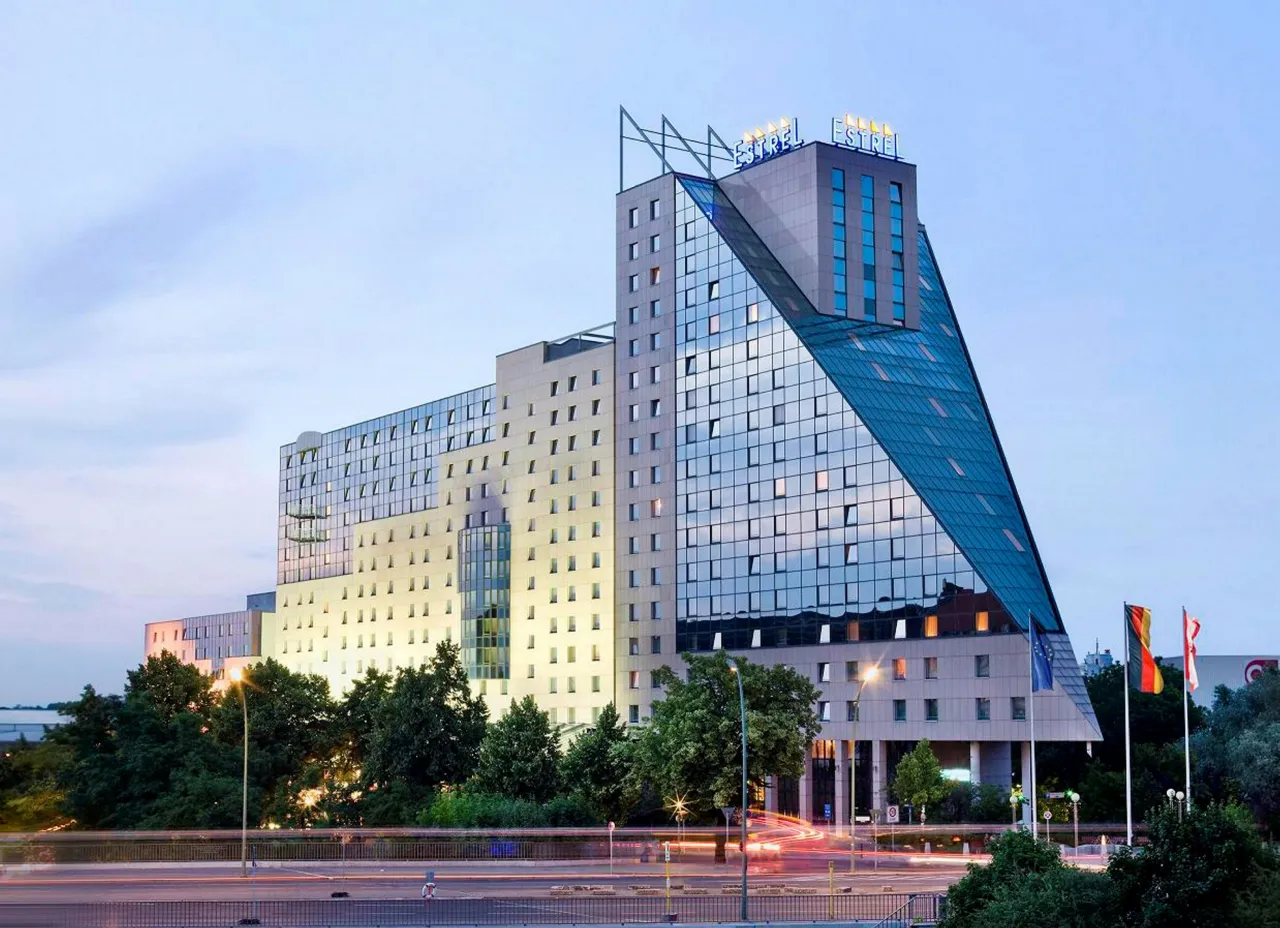 Estrel Hotel Berlin Au&szlig;enansicht