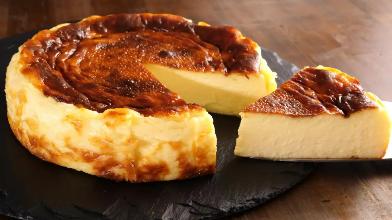 idealny sernik bez spodu niepopękany