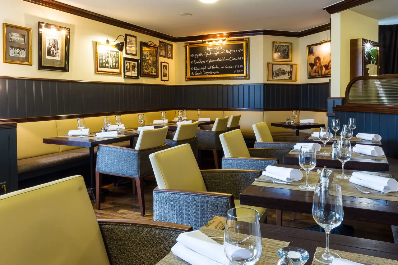 MAXX Hotel Jena Restaurant Broiler Essen