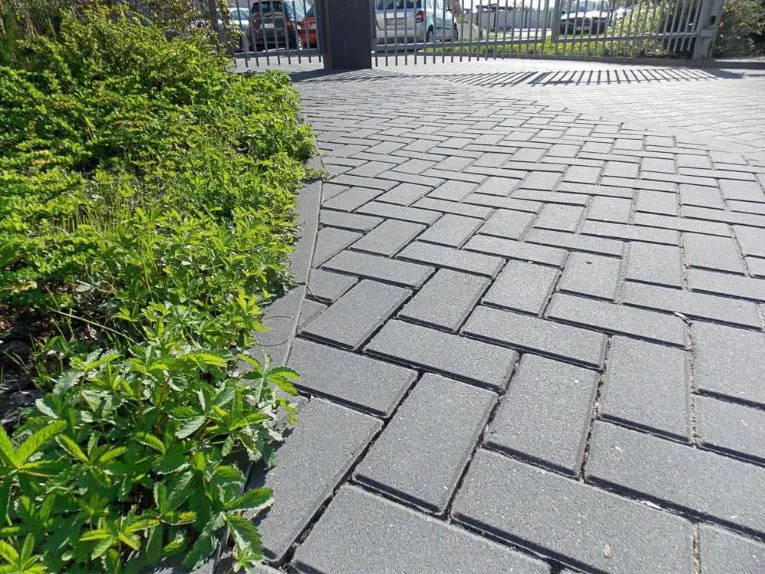 tabela porównawcza materiałów na chodnik