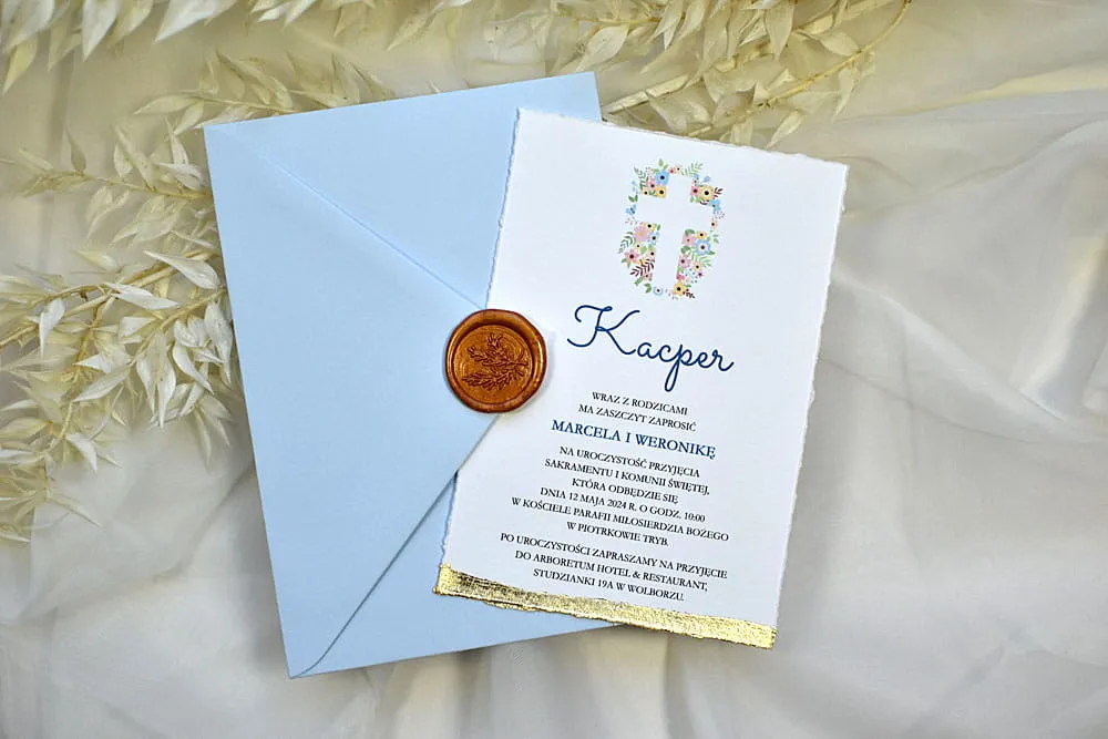 eleganckie zaproszenie na Pierwszą Komunię Świętą z poprawnym tekstem