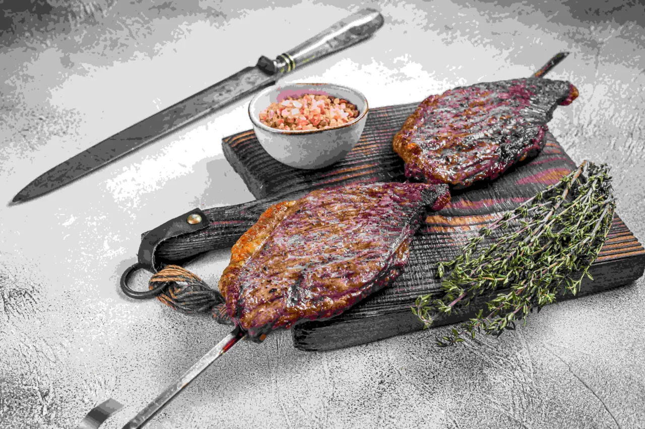 stek wagyu na patelni gotowy do podania