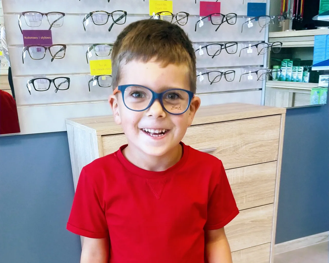 dziecko z problemami ze wzrokiem objawy