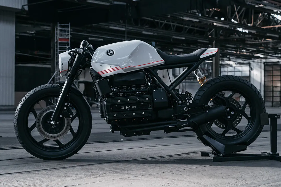 BMW K100 cafe racer minimalistyczne oświetlenie