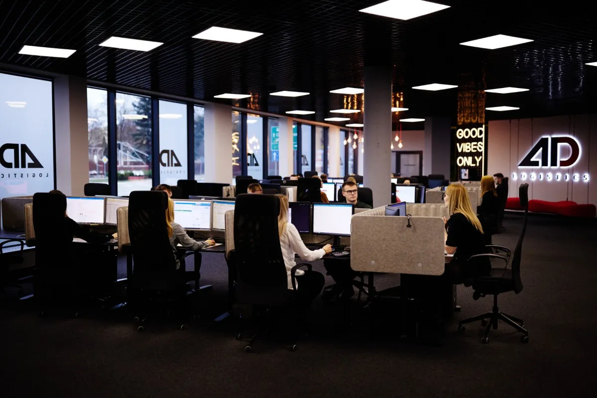 asystent spedytora praca biuro logistyka