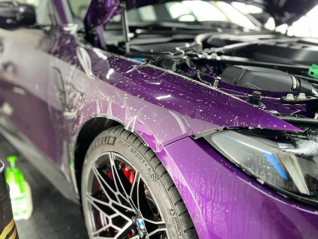 Por&oacute;wnanie metod ochrony lakieru samochodowego