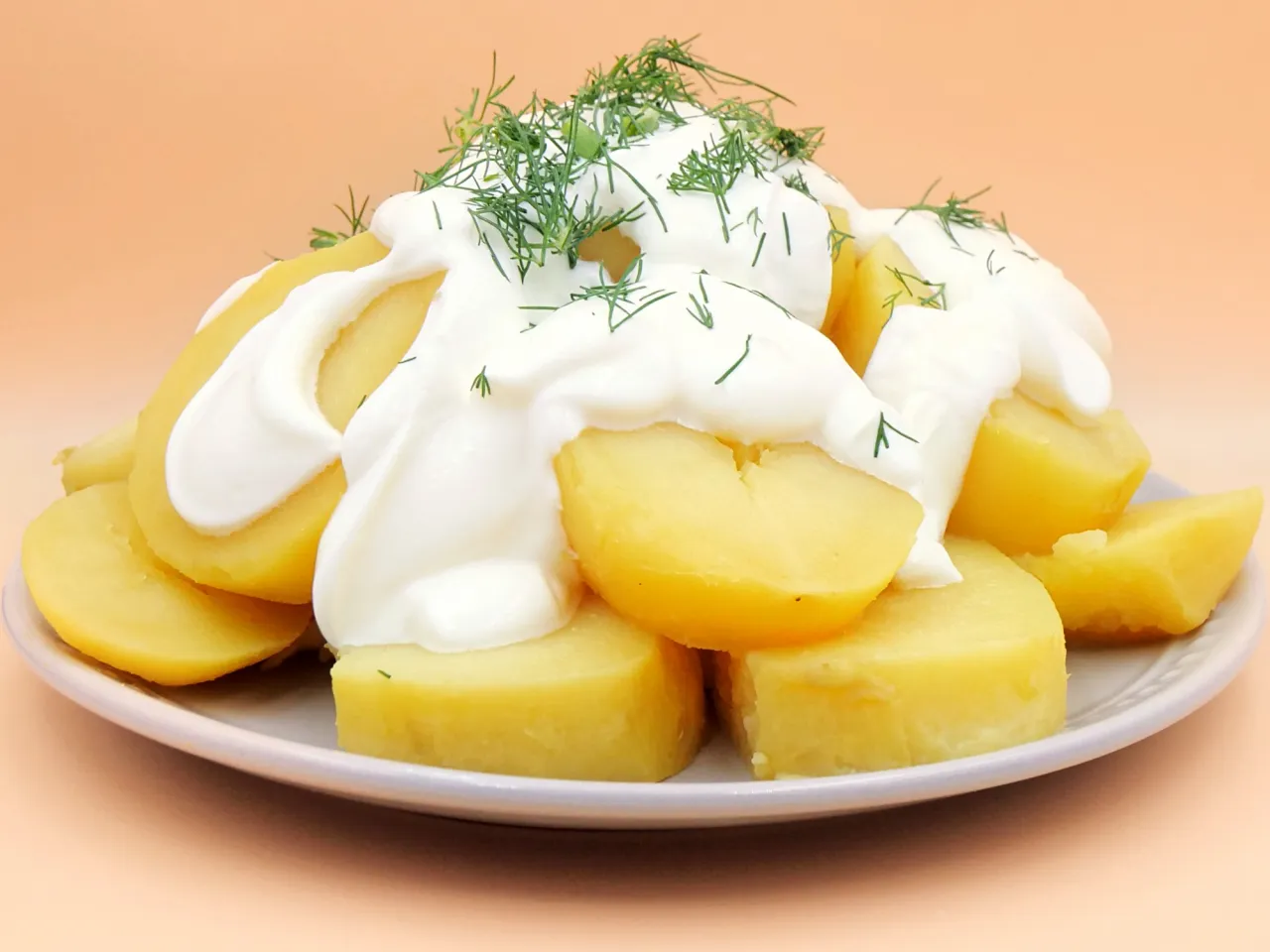 zbilansowany zdrowy posiłek z ziemniakami