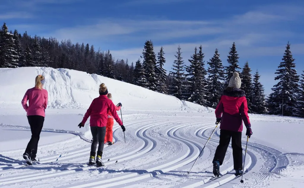 Szczyrbskie Jezioro zimą narciarstwo biegowe