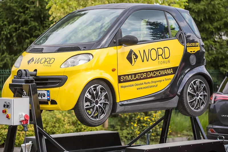 Symulacja hamowania awaryjnego na kursie WORD