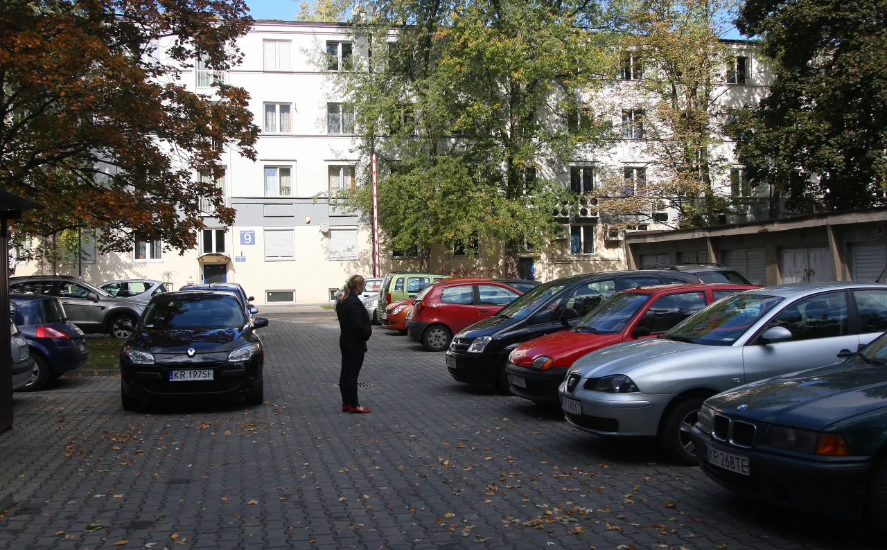 Parking na Osiedlu Teatralnym Nowa Huta