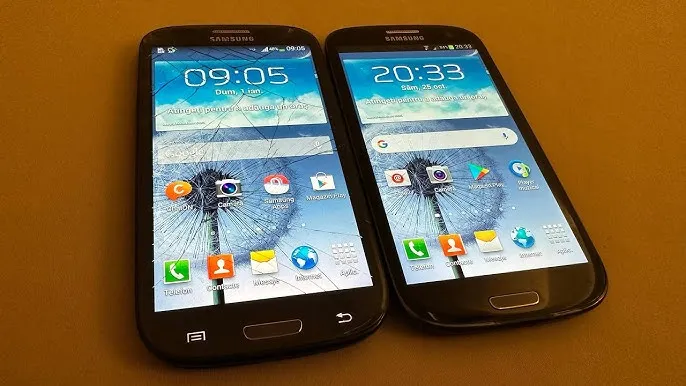 Samsung Galaxy S3 GT-I9300 vs GT-I9305