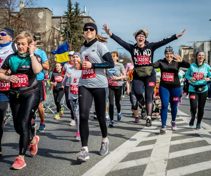 biegacze na p&oacute;łmaratonie