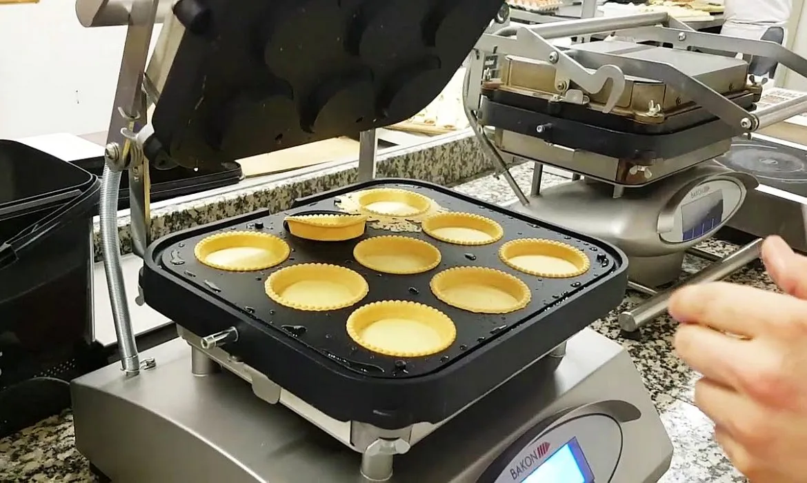 różne rodzaje kruchych spodów do babeczek i tartaletek