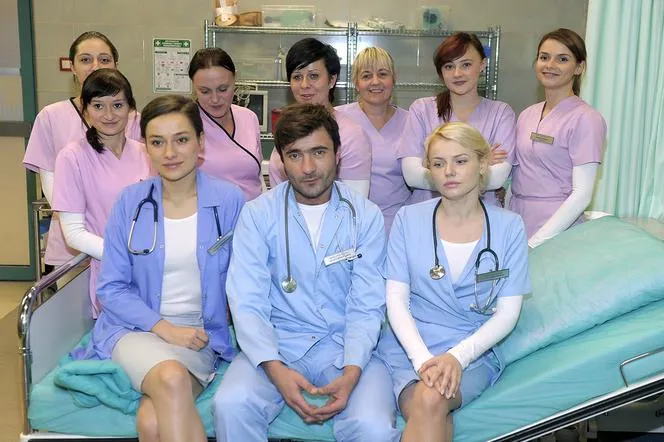 Zdjęcie Jakie naprawdę są zarobki aktorów w serialu szpital? Zaskakujące fakty