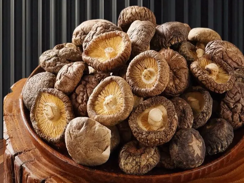 zepsute mrożone grzyby oznaki