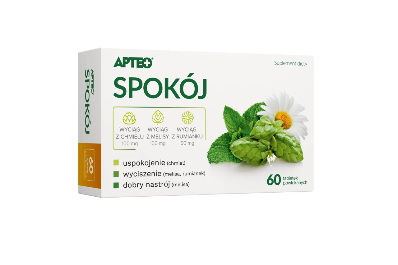 Zestresowana kobieta z kubkiem herbaty