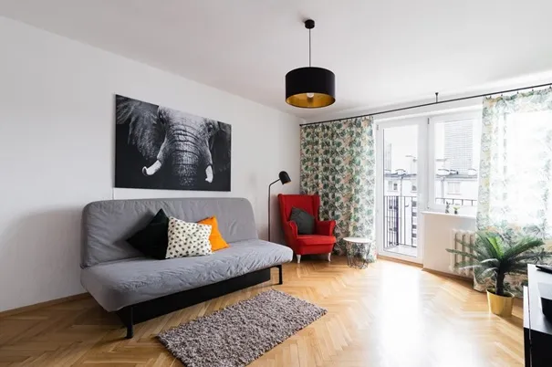 Porównanie hotel apartament Warszawa, dla kogo lepszy nocleg