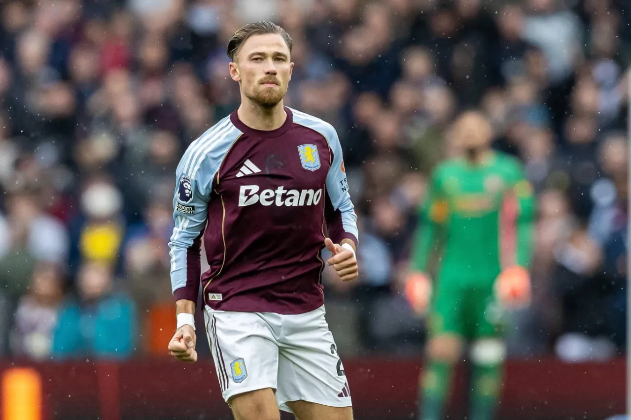 Matty Cash w koszulce Aston Villa