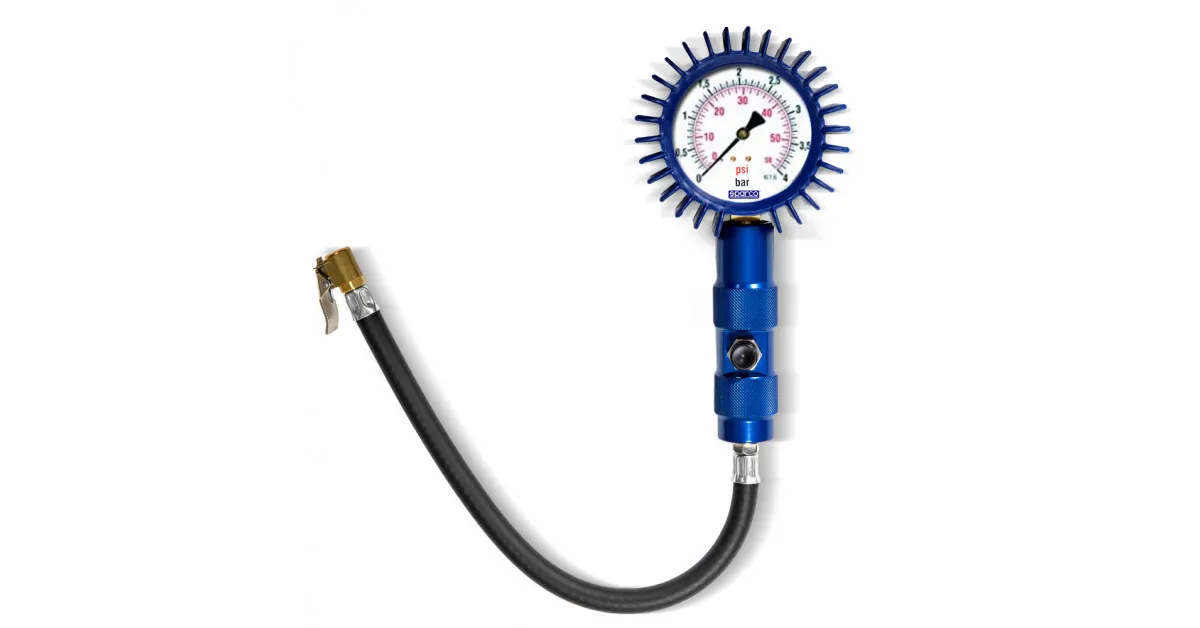 vérifier pression pneus manomètre