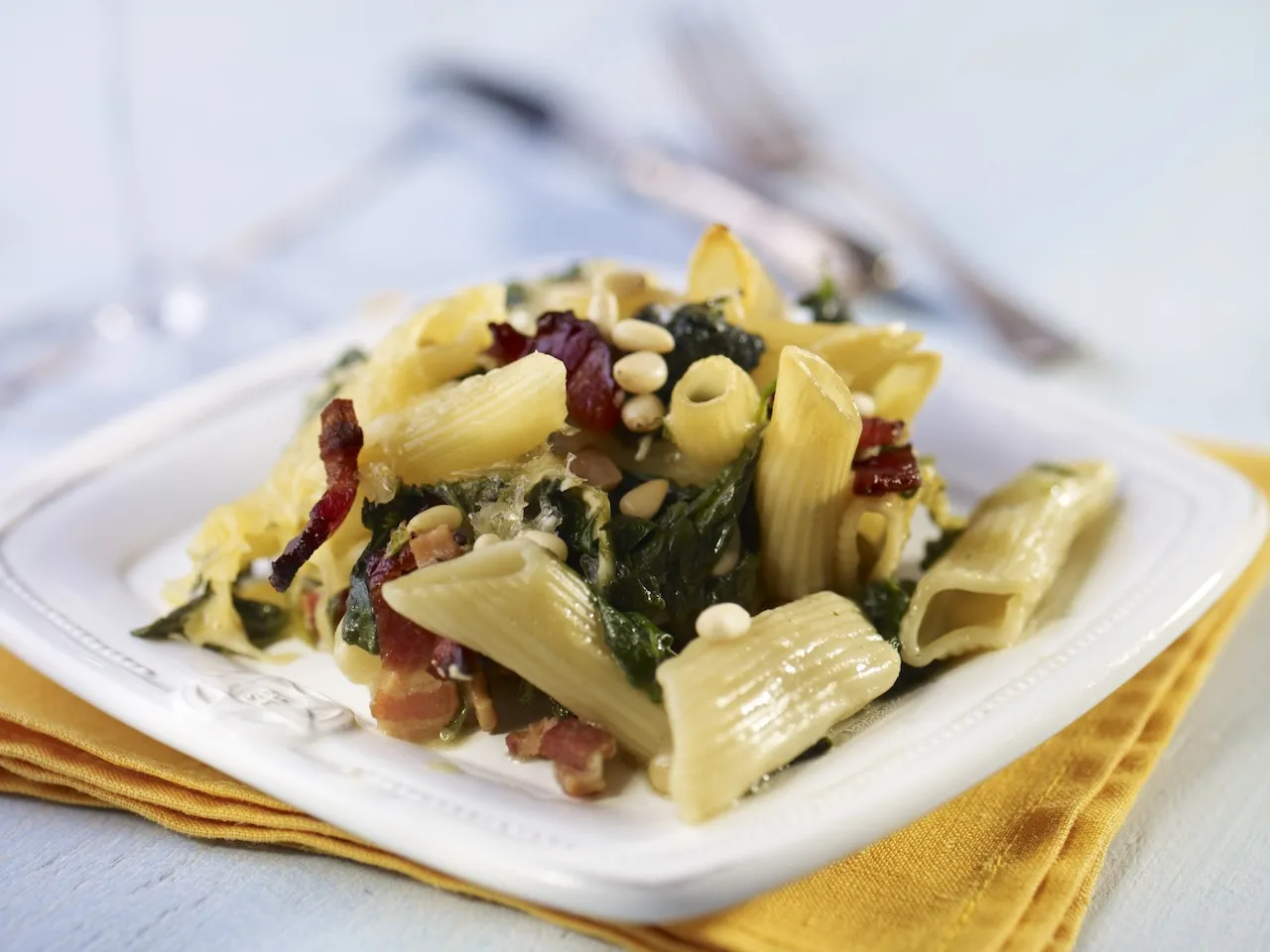 uratowany suchy makaron, zapiekanka z makaronem