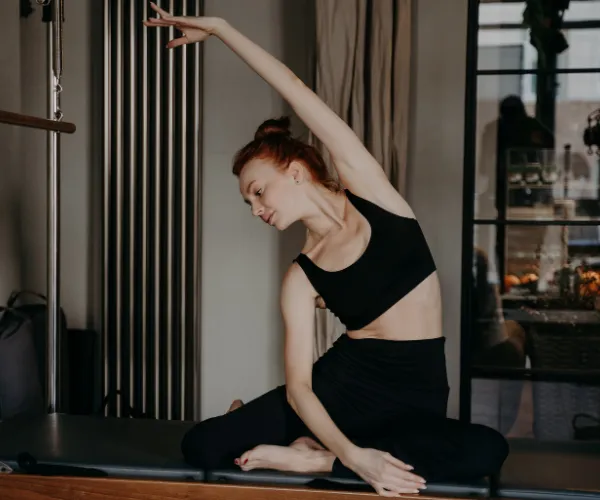 Zdjęcie Czy pilates odchudza? Odkryj skuteczność i porównanie z innymi ćwiczeniami