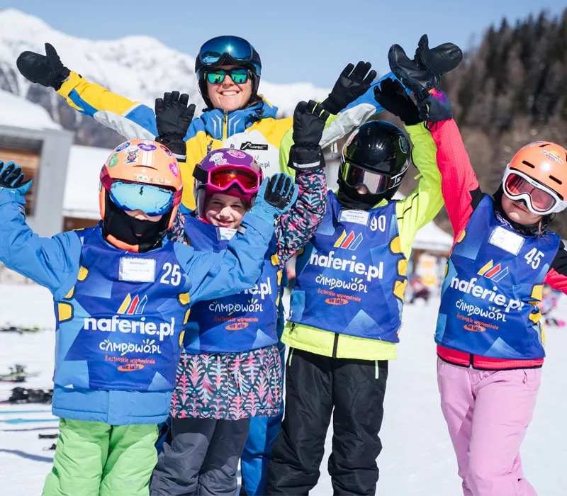 Dzieci na stoku narciarskim Bukowina Tatrzańska