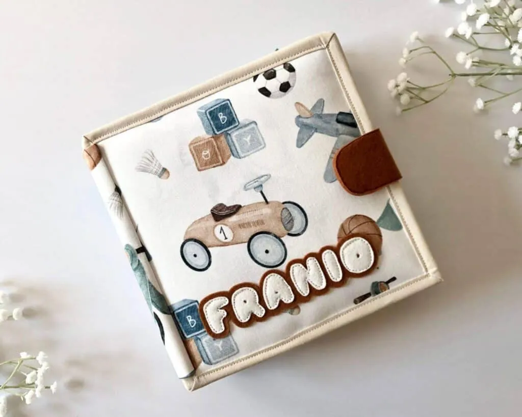 różne rodzaje książeczek sensorycznych dla dzieci, książeczki kontrastowe, quiet book