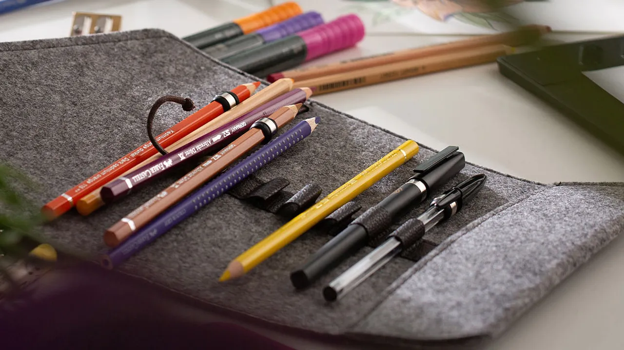 Zeichenmaterialien Anf&auml;nger Bleistift Papier Radiergummi