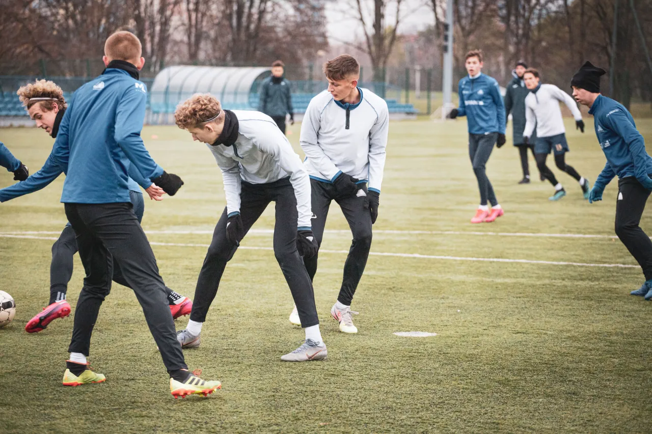 akademia piłkarska młodzież trening