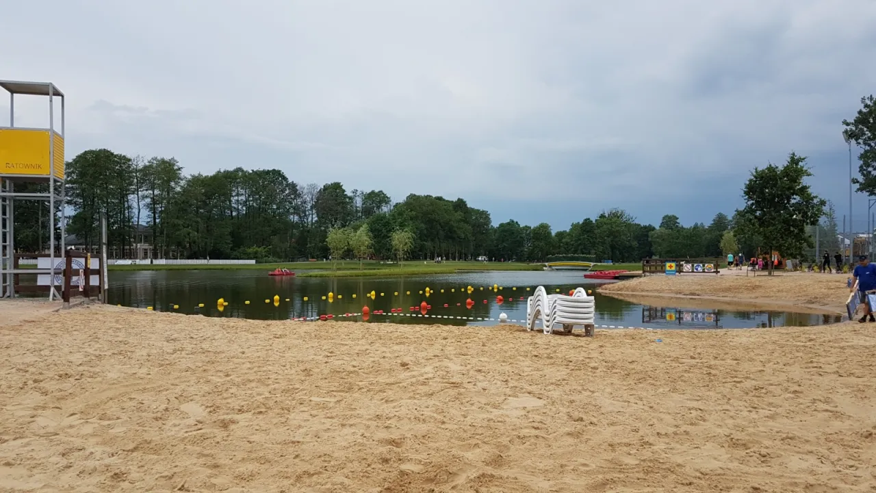 Stawy Walczewskiego Grodzisk Mazowiecki plaża molo