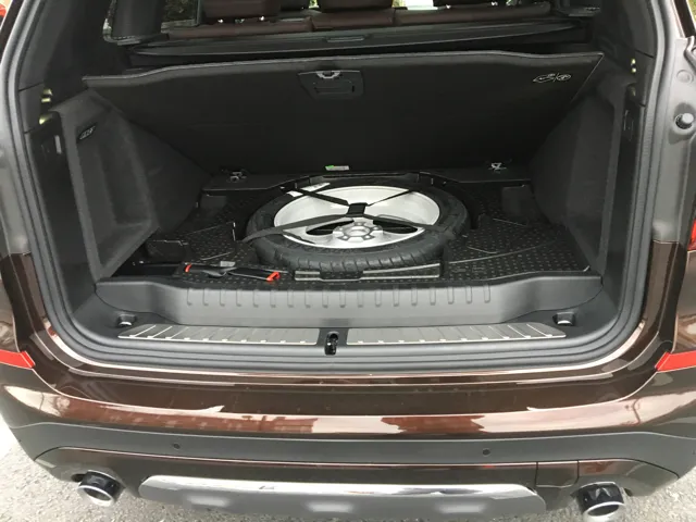 BMW X3 pusty bagażnik brak koła zapasowego