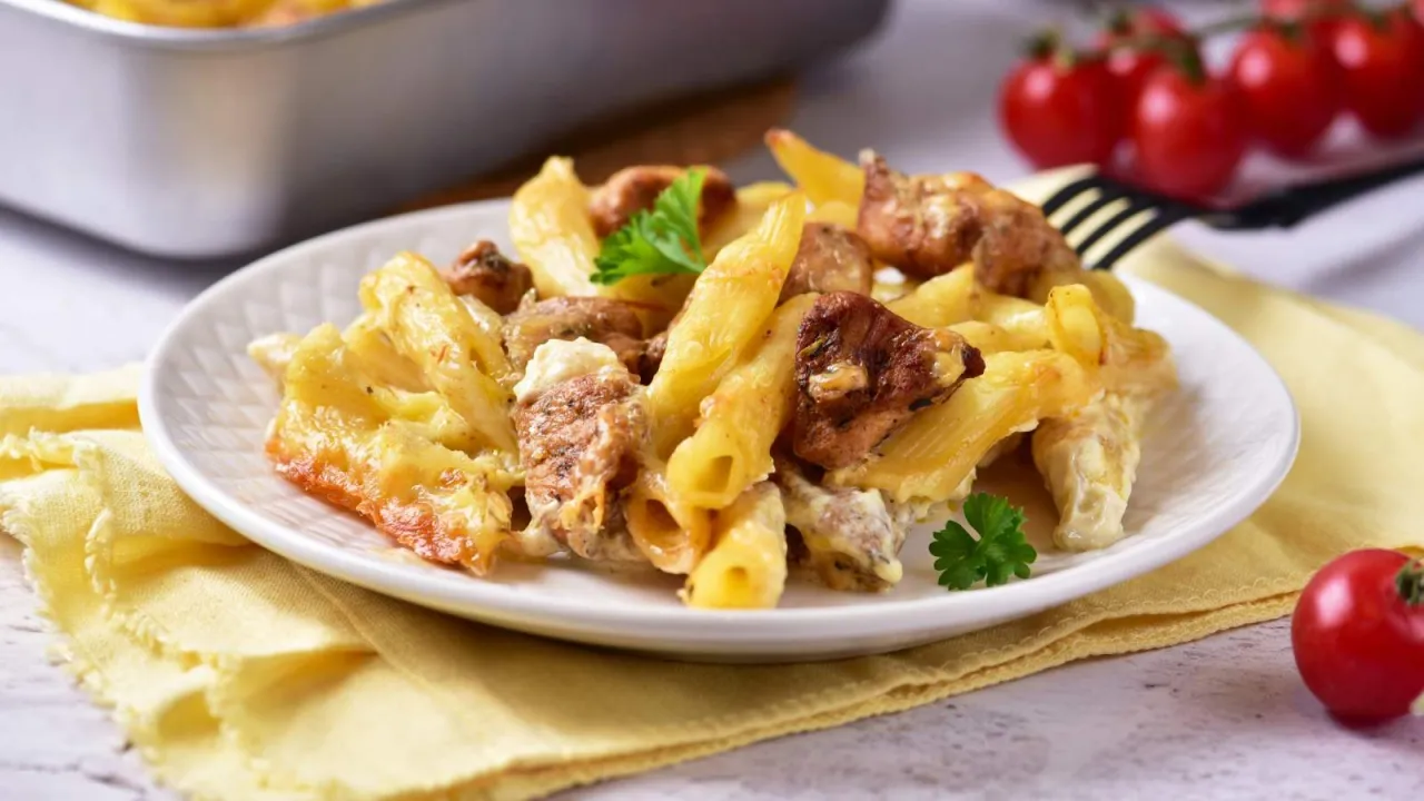 Zapiekanka makaronowa z kurczakiem