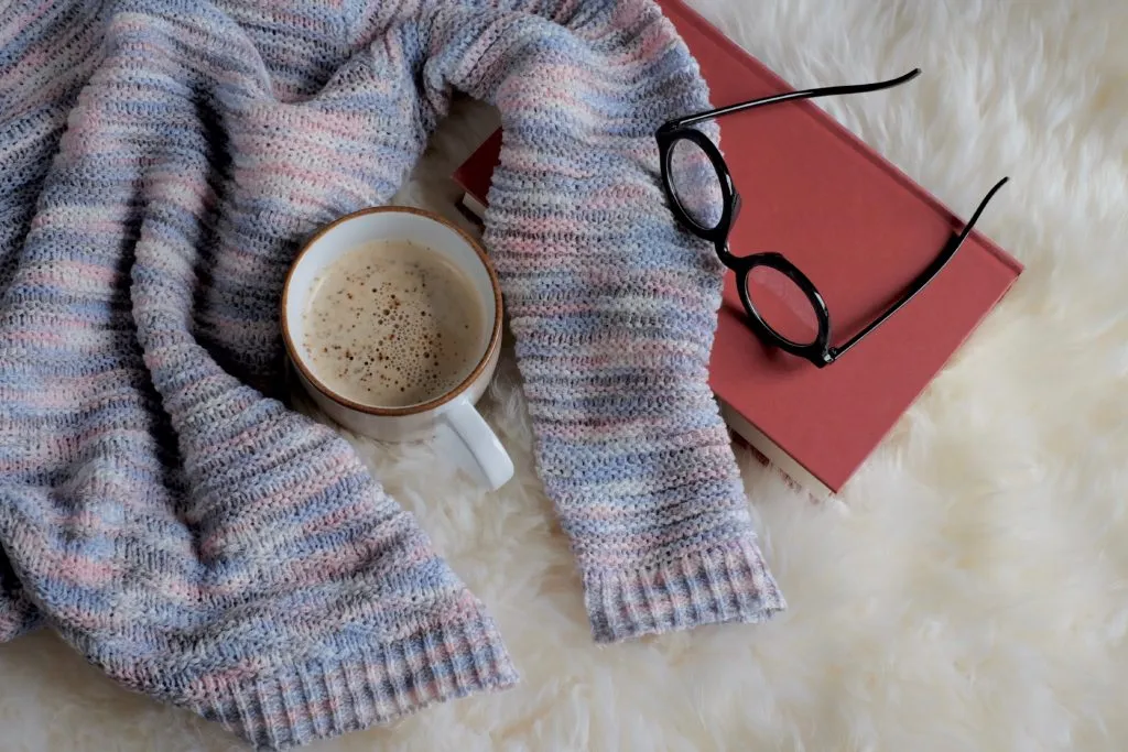 prawidłowe suszenie swetra na płasko