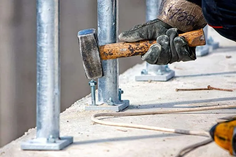 Zdjęcie Mocowanie balustrady na kotwy chemiczne – pewność i trwałość w instalacji