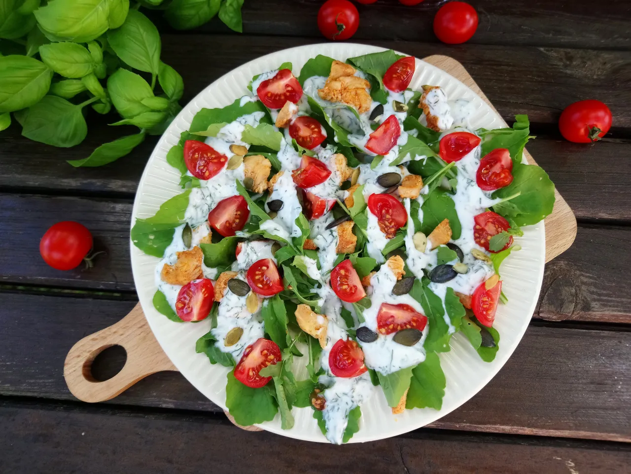 Sos czosnkowy do sałatki