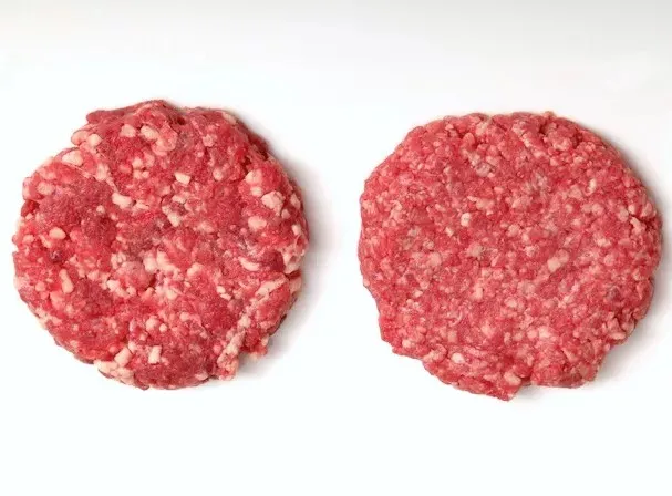 Diversi tagli di carne bovina per hamburger