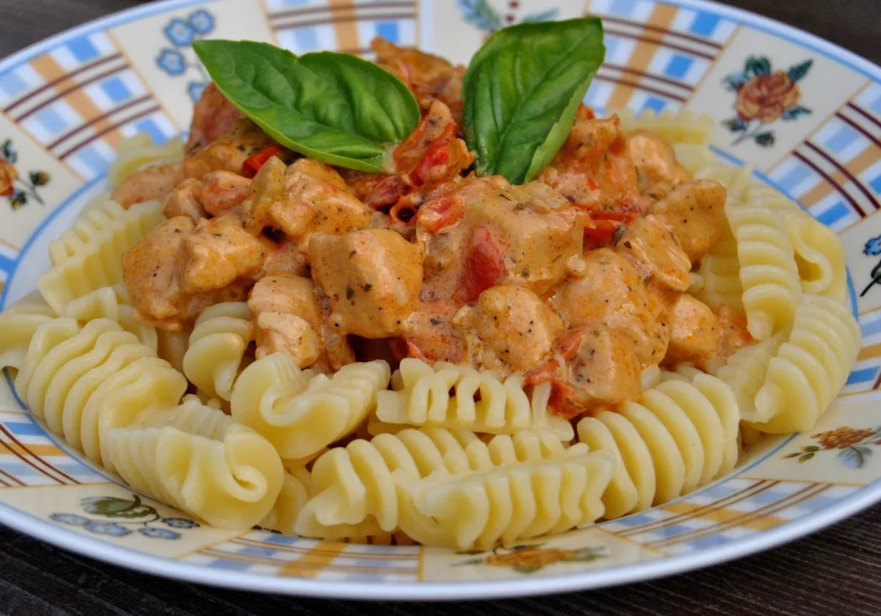 Sosy pomidorowe do makaronu z kurczakiem